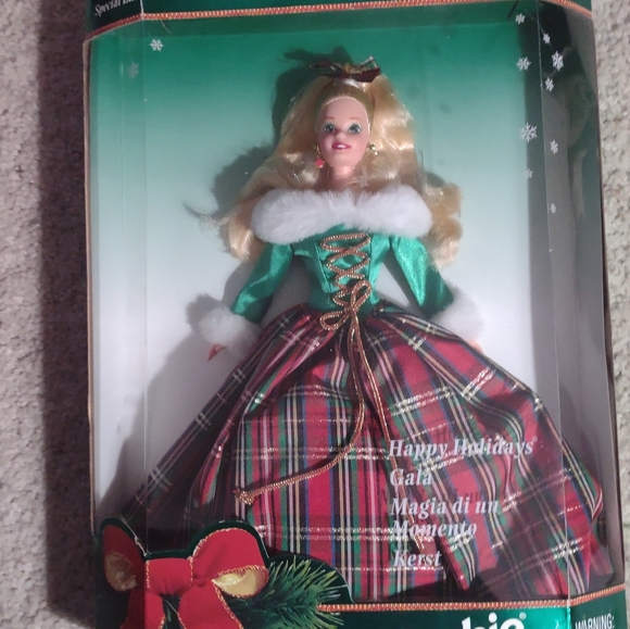 Barbie HAPPY HOLIDAYS GALA, SPECIAL EDITION NWOT - Picture 2 of 6